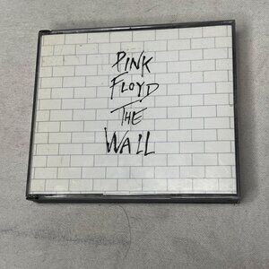 Pink Floyd "The Wall" 2-Disc CD Columbia Records Classic Rock Album @1979